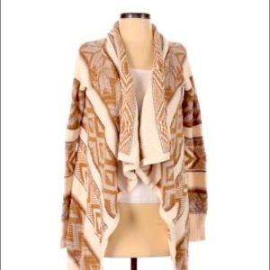 Old Navy Women’s Beidge Tan Cardigan Medium